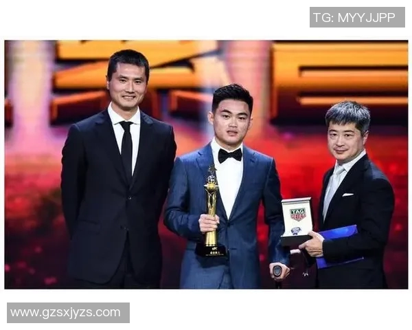 红人队挑战职业队的精彩对决谁将成为最终的胜者