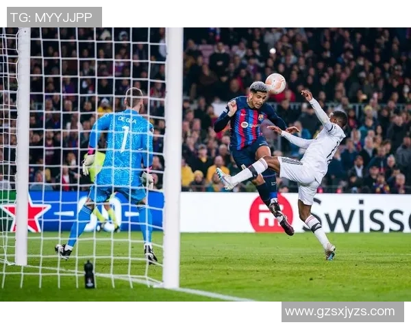 曼联与塞维利亚激战正酣谁能在欧战中笑到最后