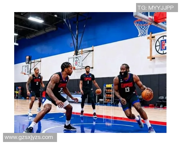 火箭队与快船队三加一精彩对决引发球迷热议与期待