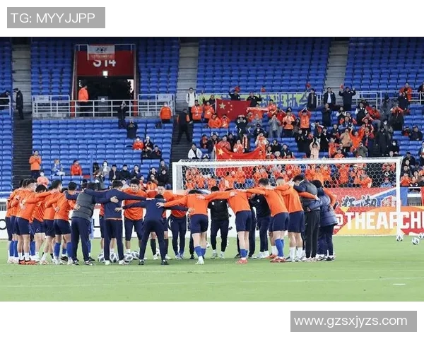 蔚山现代与全北现代激战正酣比分悬念不断引发球迷热议 蔚山现代与全北现代激战正酣比分悬念不断引发球迷热议