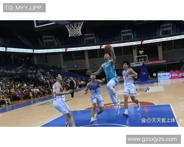青岛男篮与广厦男篮激战正酣谁能在赛场上笑到最后